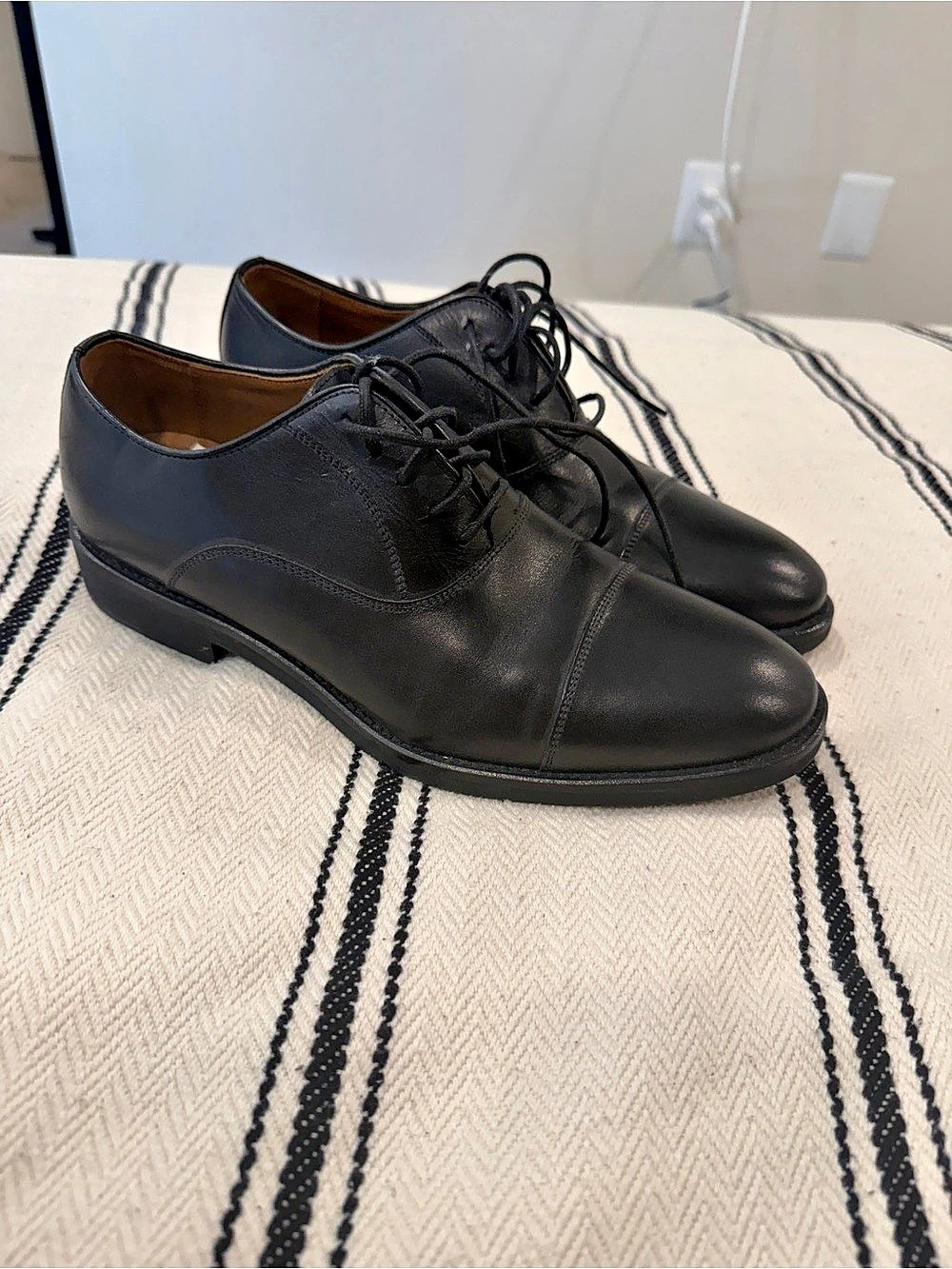Johnston & Murphy Men's Leather Cap Toe Oxfords US 8.5 D / Men’s Dress Shos